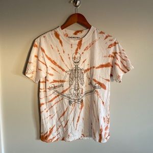 Burnt orange and white tye dye skelton tee